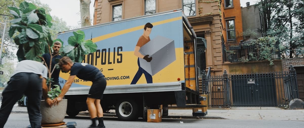 Local vs long-distance movers comparison Central Texas